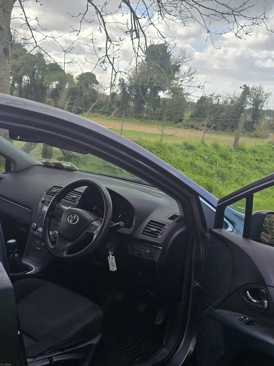 Toyota Avensis Manual 2.L Diesel NCT 10 26 NO SWAP - Image 4