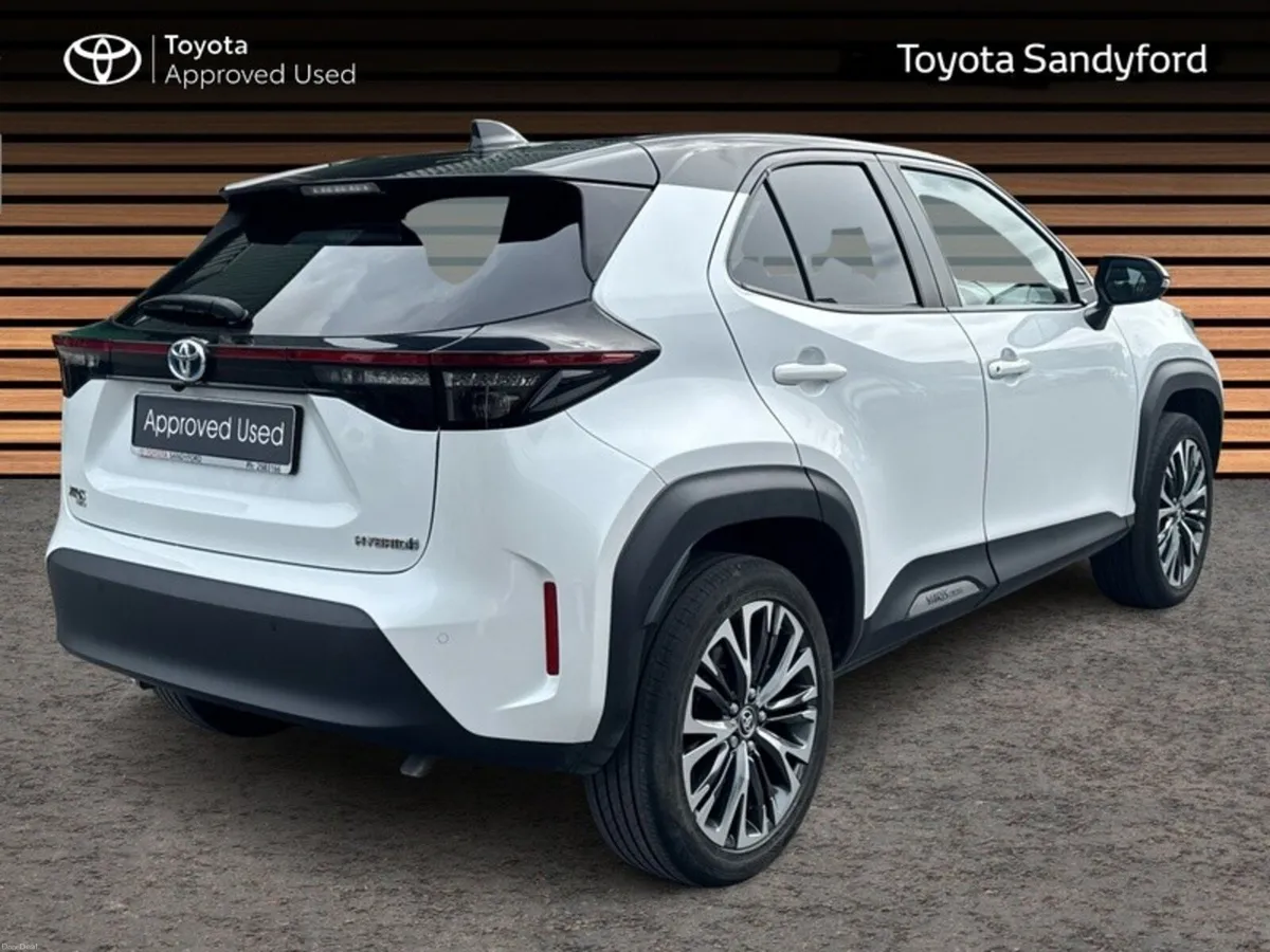 Toyota Yaris Cross SOL TOP SPEC HYBRID AUTO // REA - Image 2