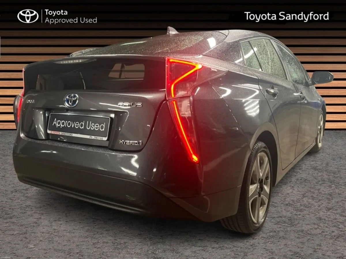 Toyota Prius HYBRID LUXURY AUTO // LEATHER HEATED - Image 2