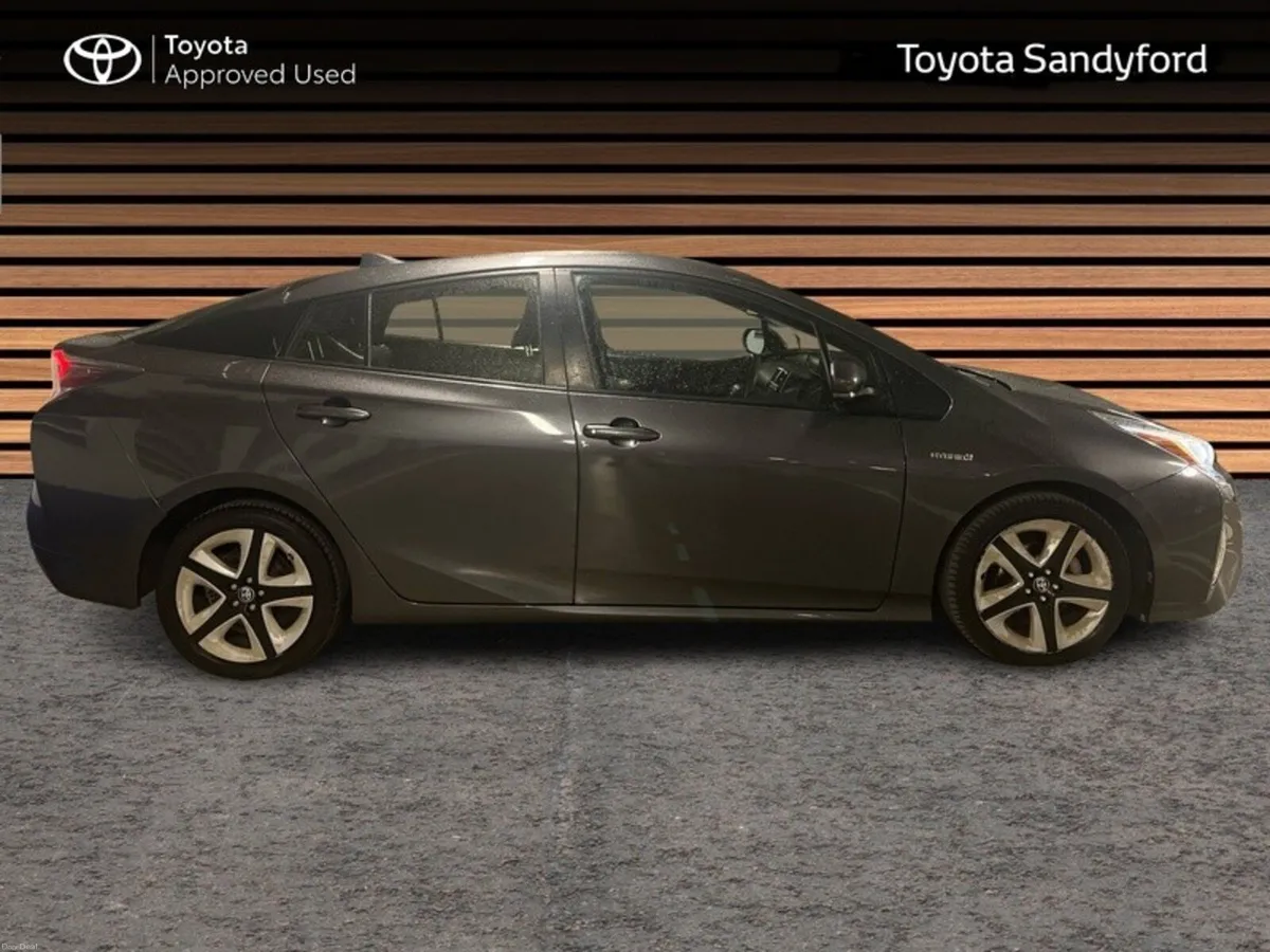 Toyota Prius HYBRID LUXURY AUTO // LEATHER HEATED - Image 3