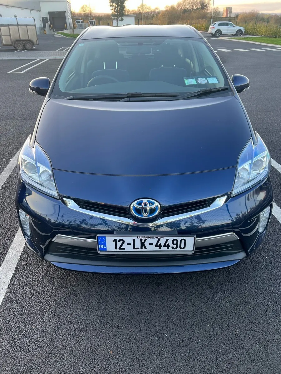 Toyota prius PHV - Image 2