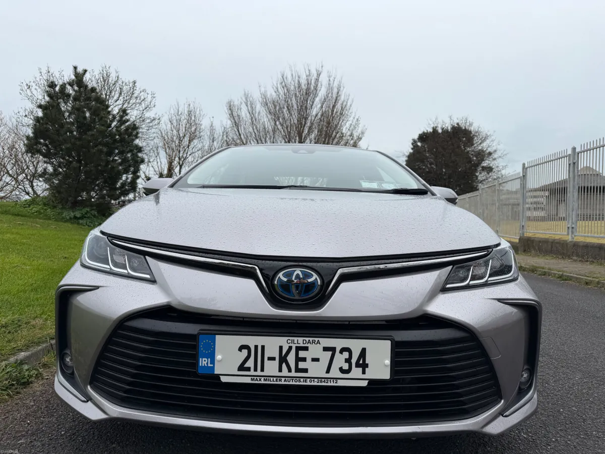 Toyota Corolla 2021 LUNA SALOON HYBRID IRISH CAR - Image 2