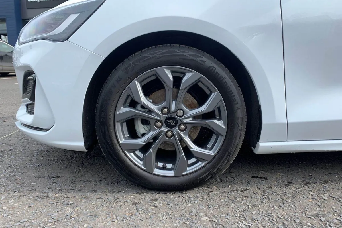 Ford Focus 1.0T 125PS ST-Line in White with only 1 - Image 6