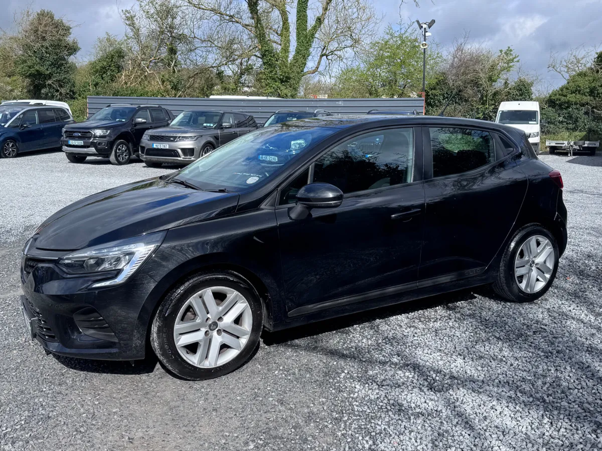 Renault Clio 2022 from €69 per week - Image 4