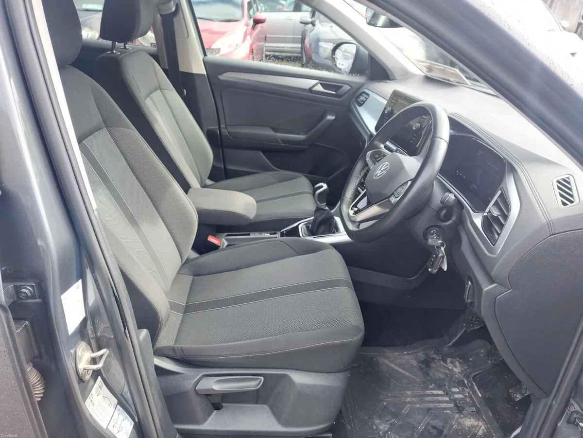 Volkswagen T-Roc 2022 - Image 2