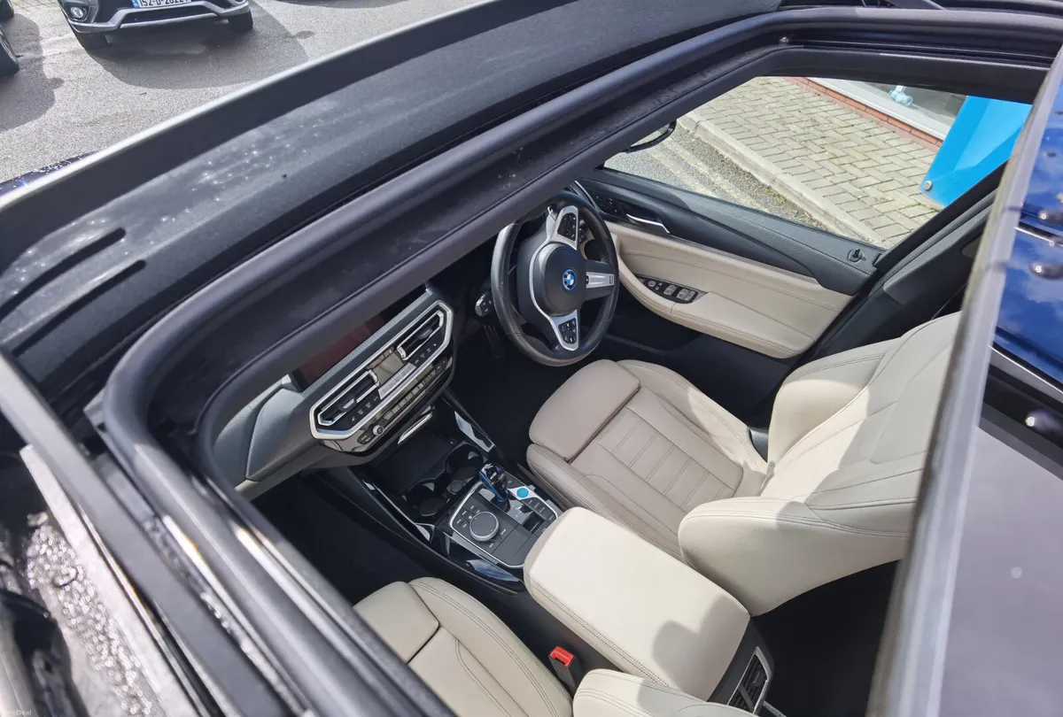BMW IX3 80KWH M SPORT PRO **MASSIVE SPEC** - Image 3