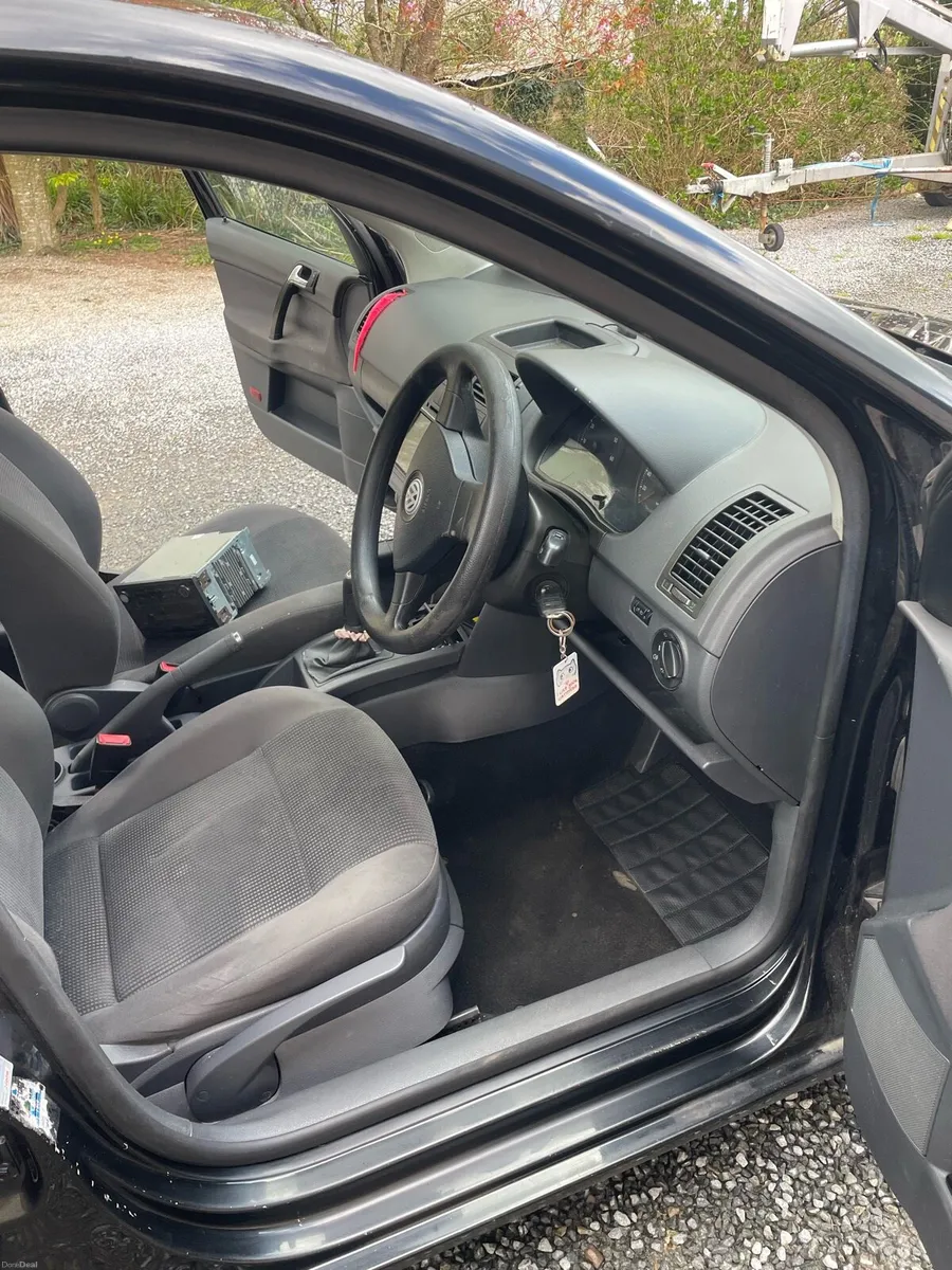 Volkswagen polo - Image 4