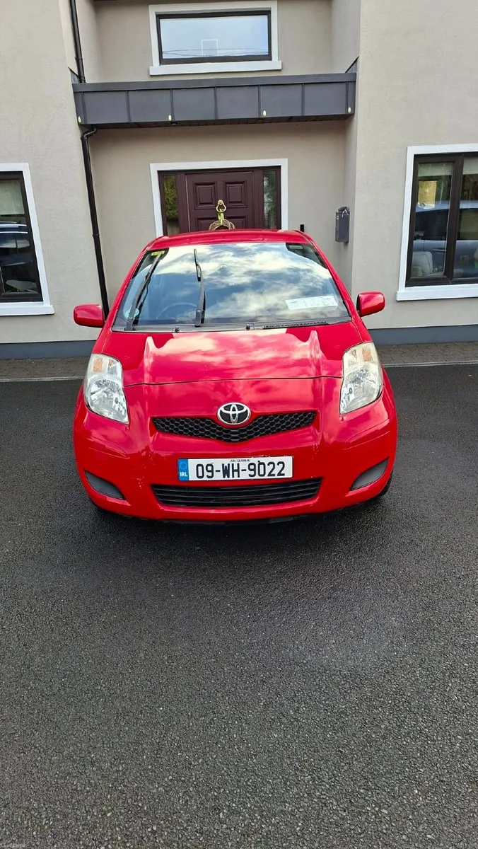 Toyota Yaris 2009 - Image 2
