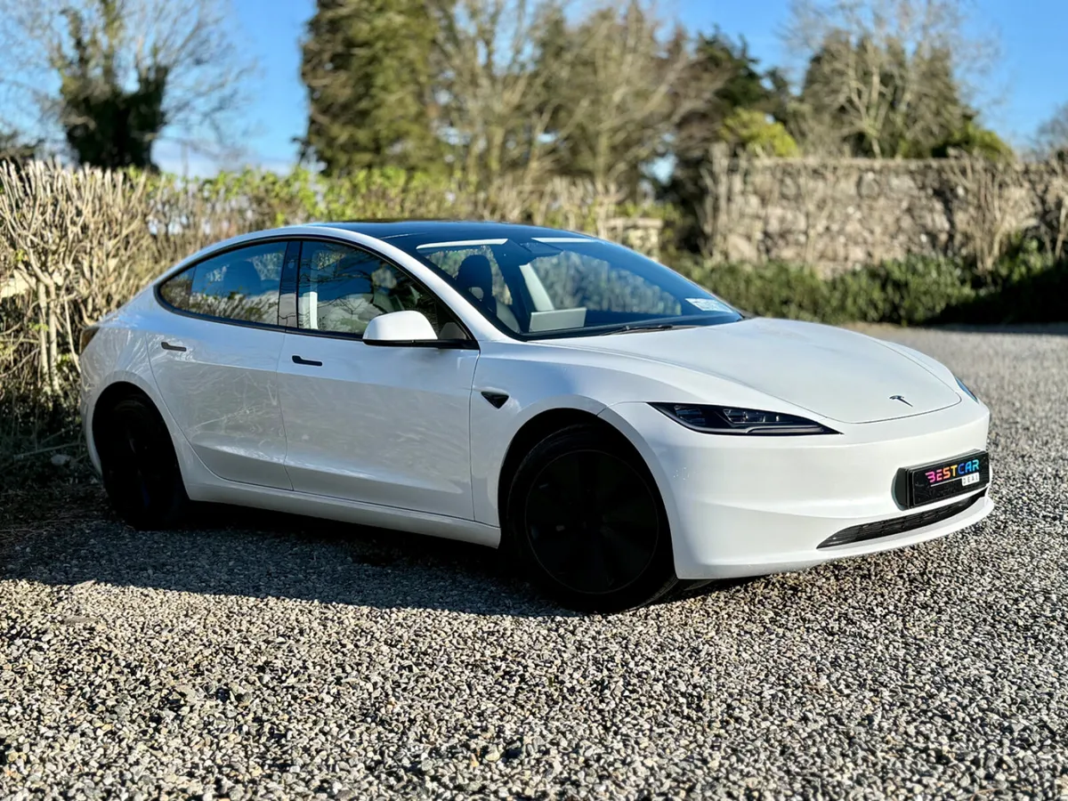 2025 Tesla Model 3 RWD Automatic 62.5 kWh Battery - Image 3