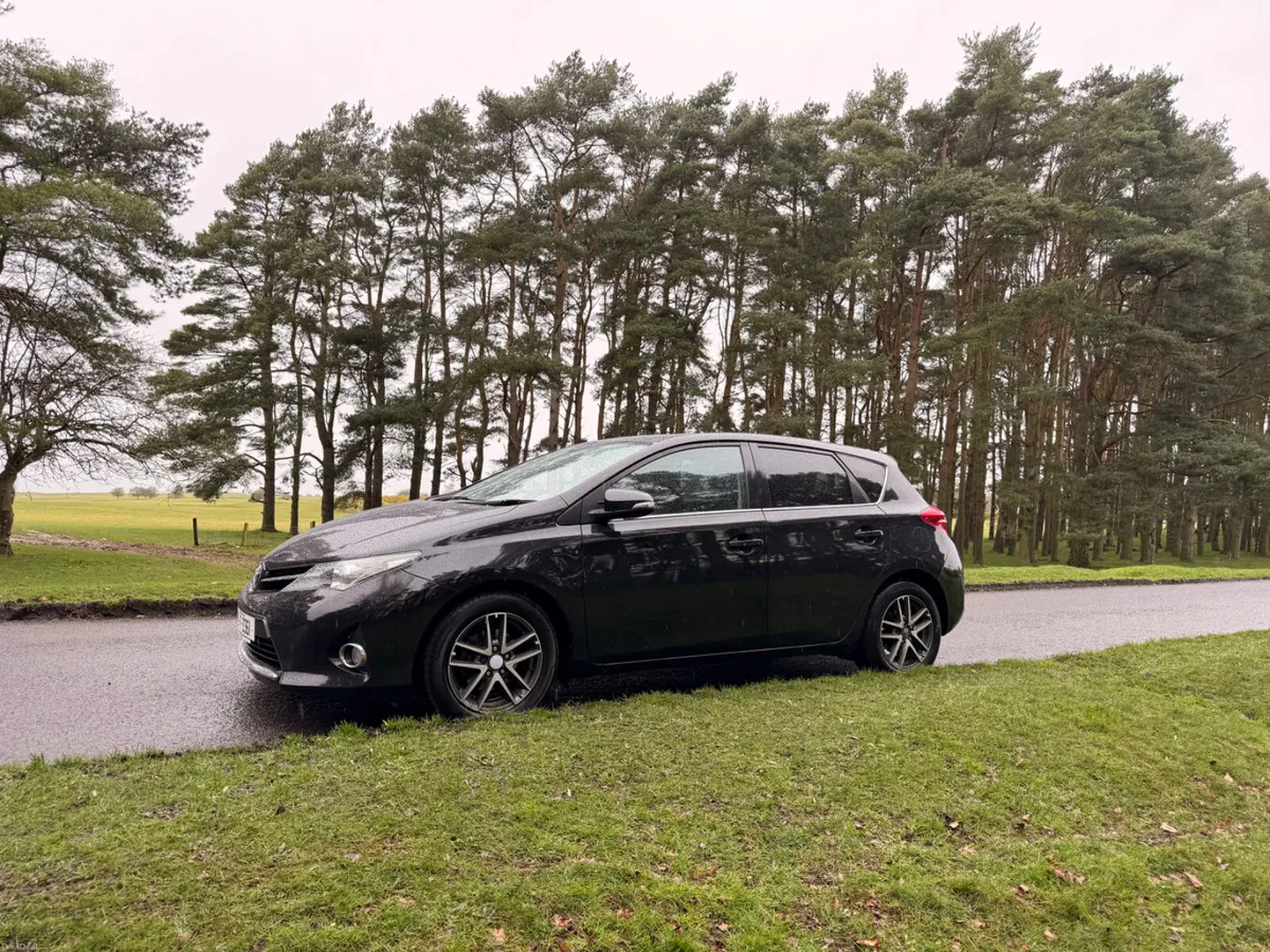 Toyota Auris 2015 1.4 Diesel - Image 3