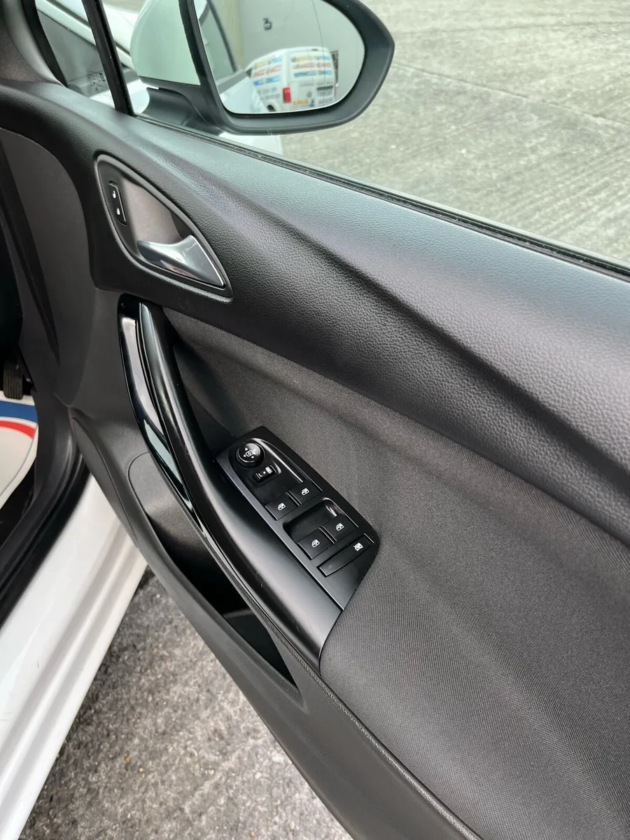 Opel Astra SRI 1.6 CDTI 110PS 5door - Image 4