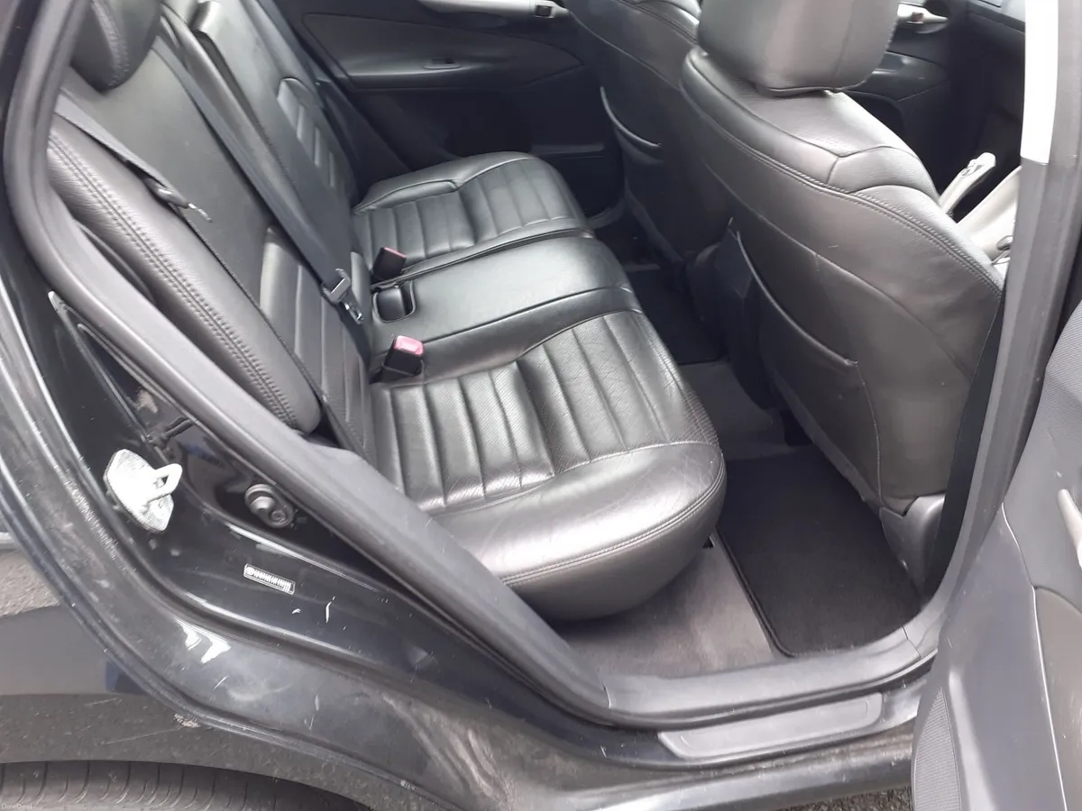 Toyota auris  2008 - Image 3