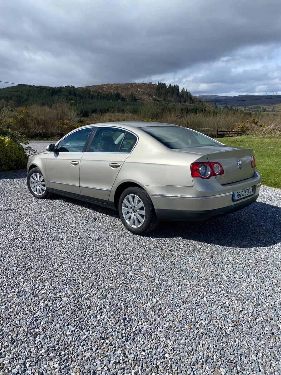 Volkswagen Passat - Image 3