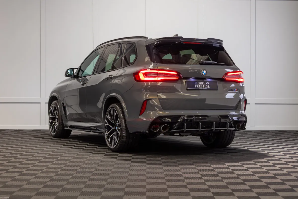 2023 BMW X5M Competition Ultimate *Pan Roof - Image 4