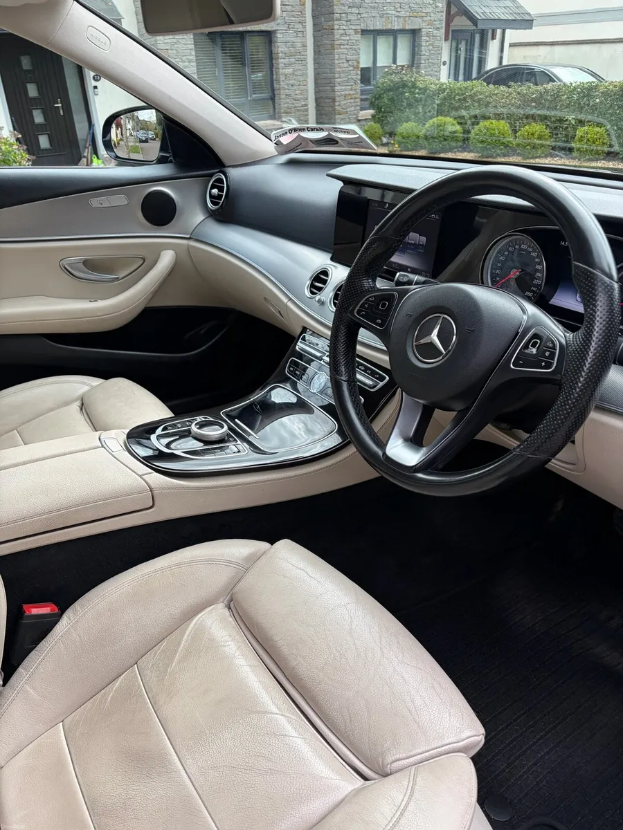 Mercedes-Benz E220d - Avantgarde - Immaculate - Image 3