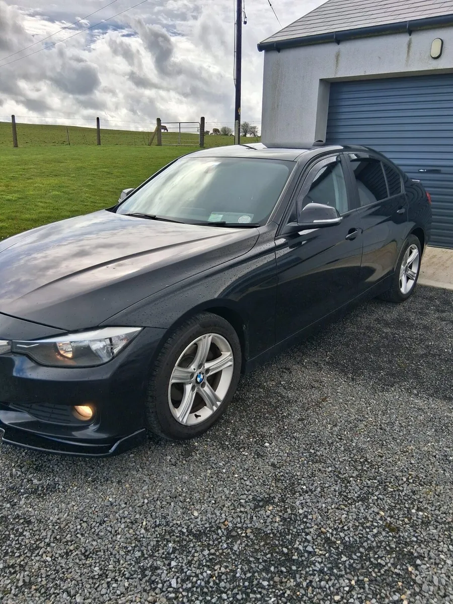 2014 BMW 3 Series - Image 3