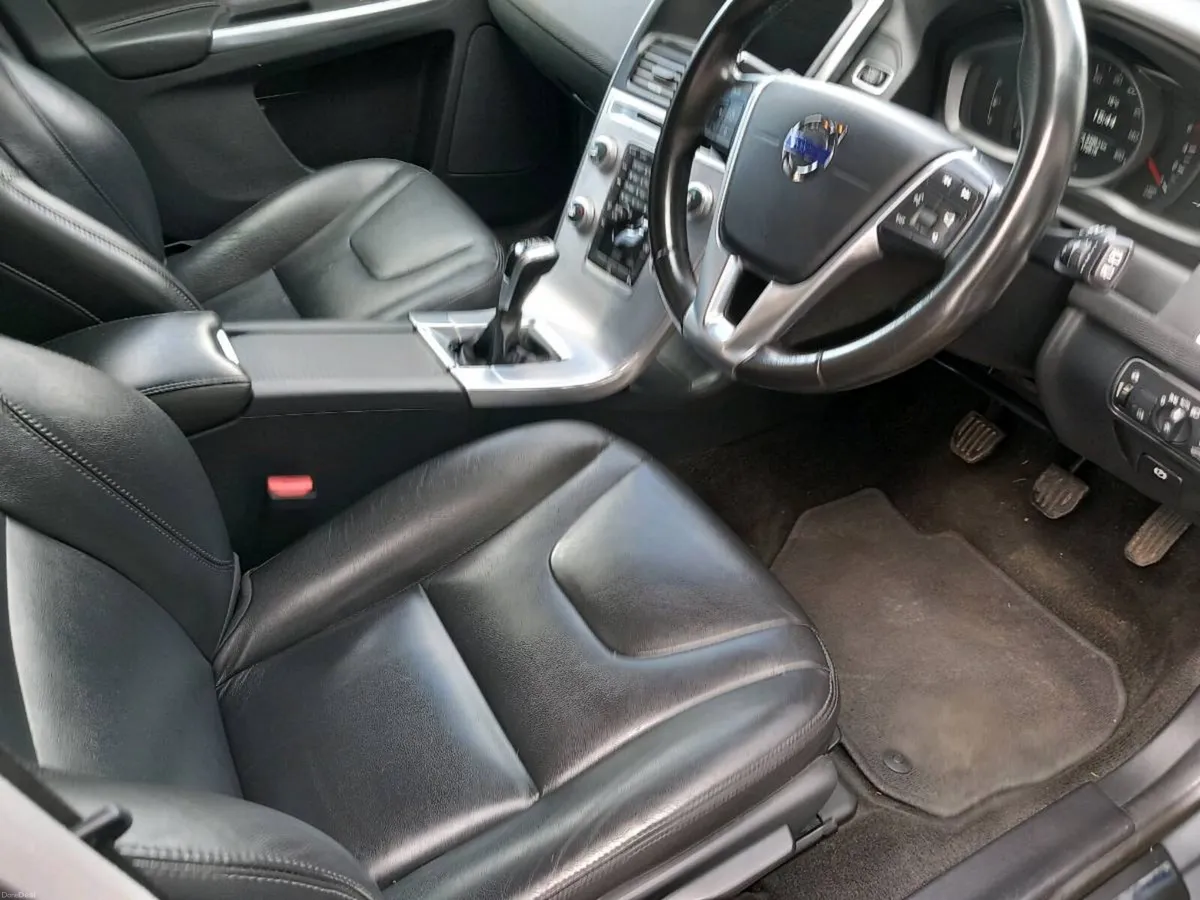 volvo xc60 2.0 d4 low kms fsh leather nct 10/2027. - Image 2