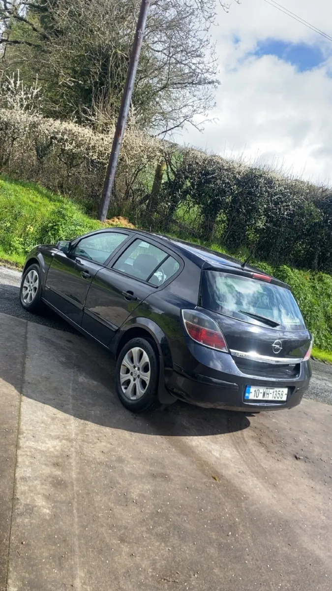 Opel Astra 2010 - Image 3
