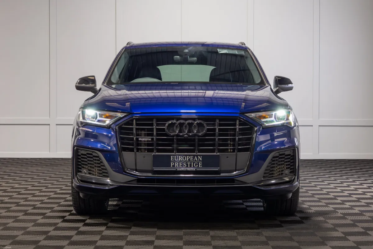 2023 Audi Q7 S-Line 60 TFSIe Competition - Image 2