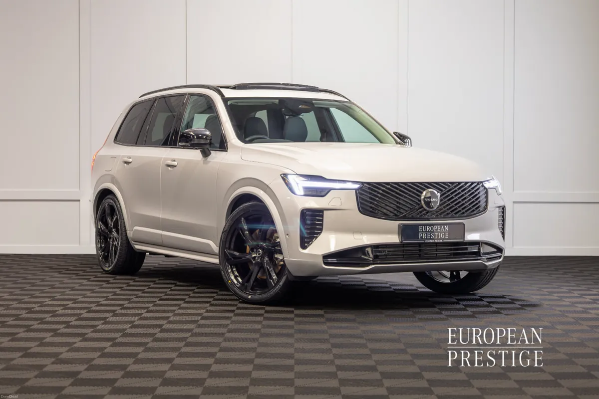 2025 Volvo XC90 T8 Plus Dark Theme 7 Seater - Image 1