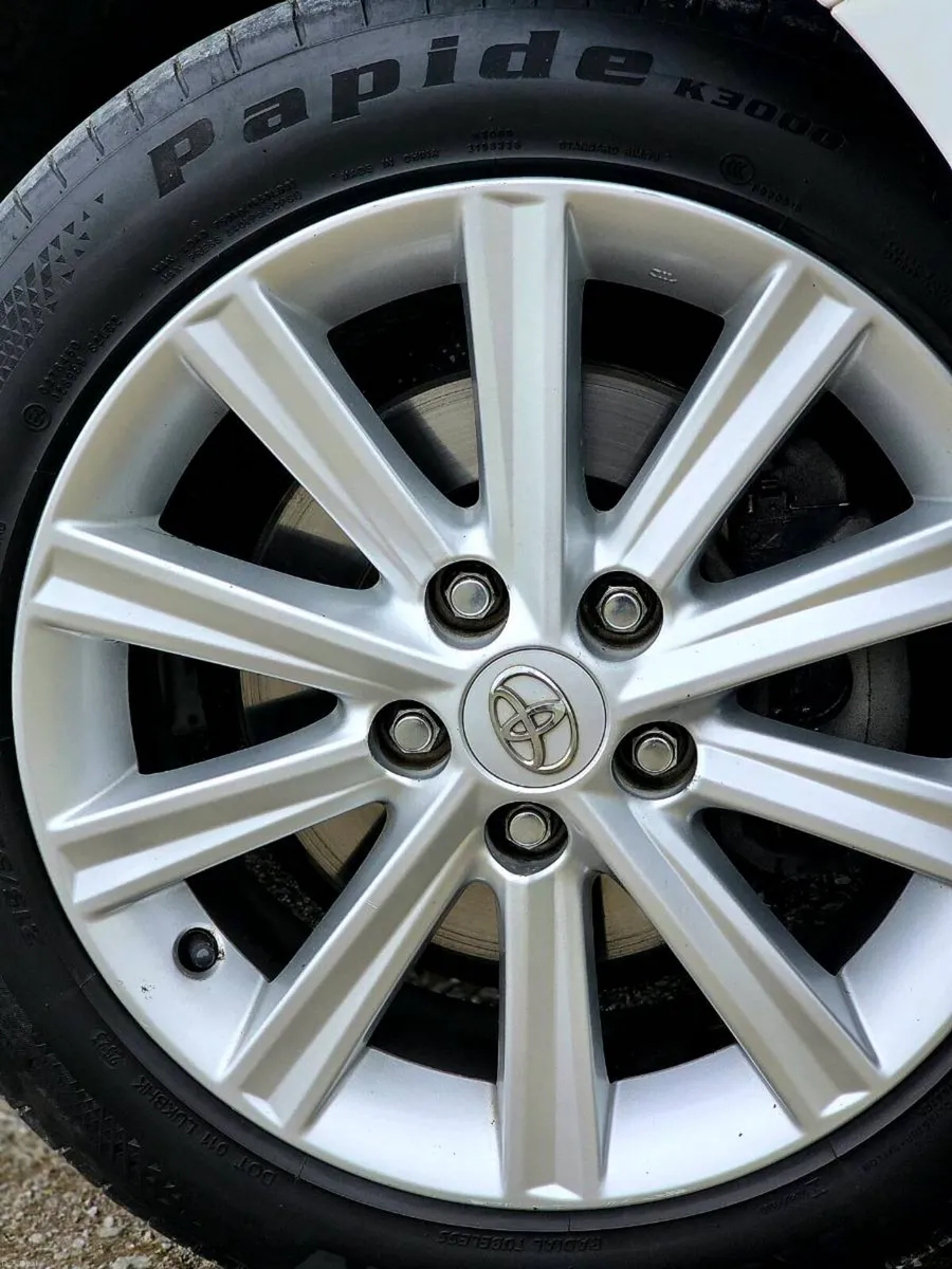 TOYOTA CAMRY 2013 Petrol Hybrid - Image 4