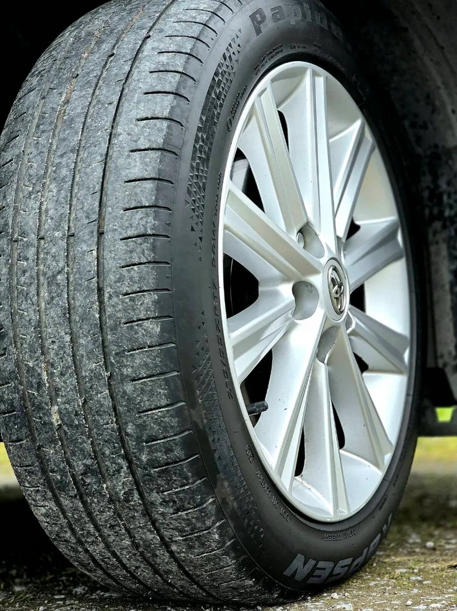 TOYOTA CAMRY 2013 Petrol Hybrid - Image 4