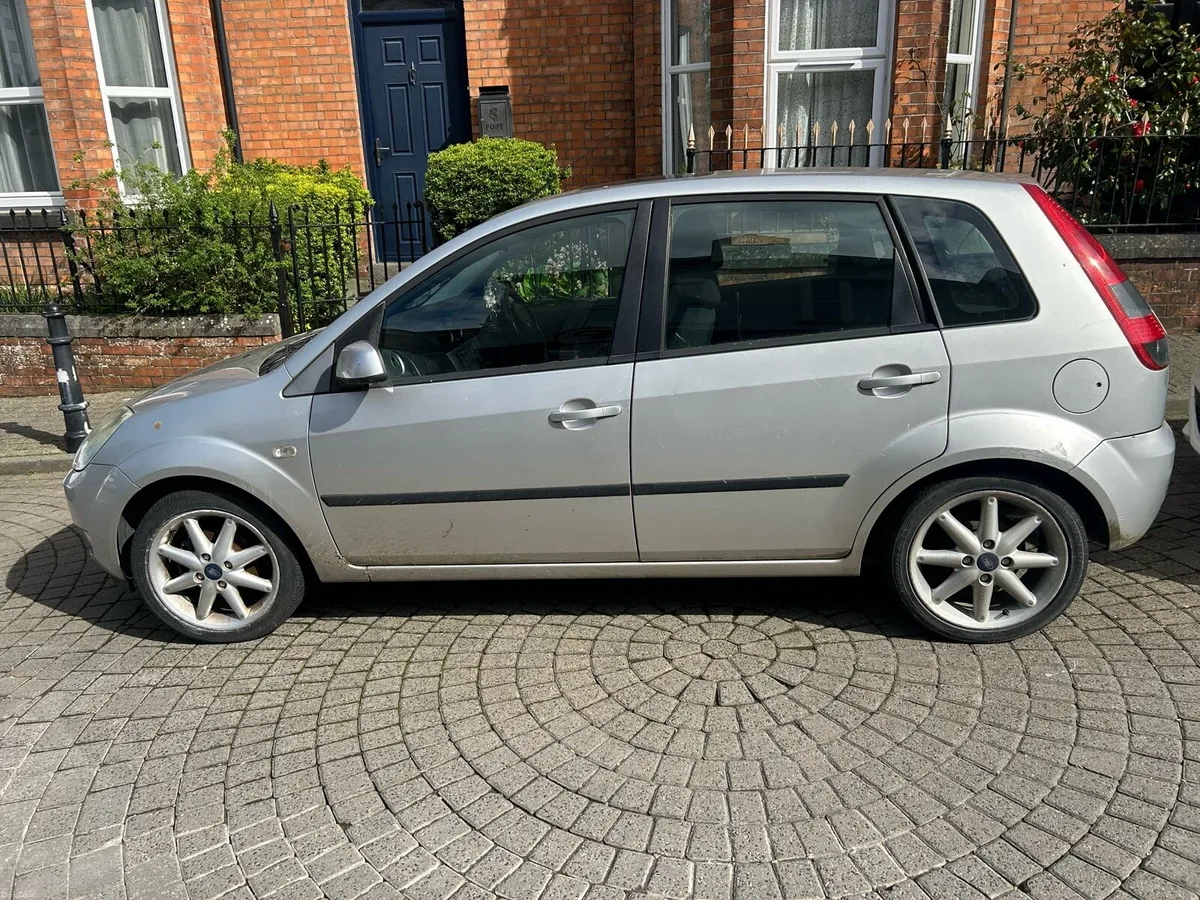 Ford fiesta - Image 2