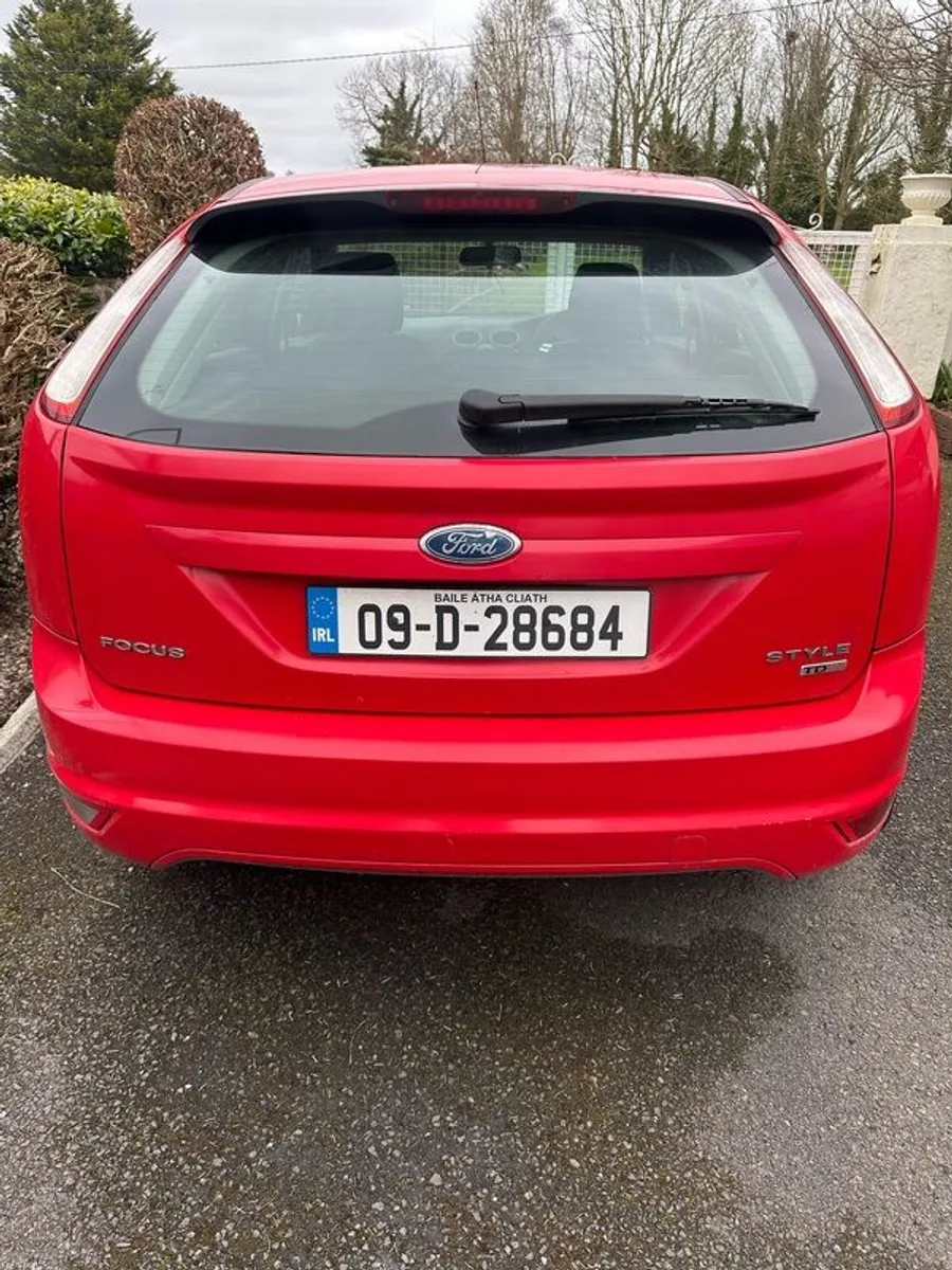 2009 Ford Focus - Image 3