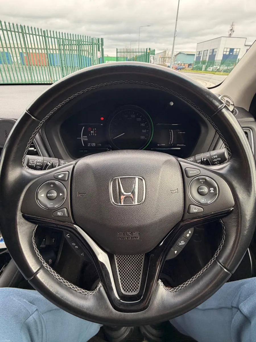 Honda Vezel 2017 - Image 4