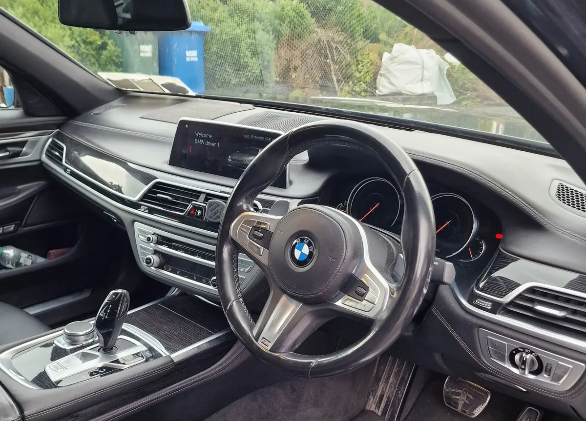 BMW 7-Series 2018 - Image 1