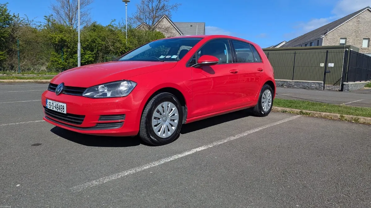 2015 Volkswagen Golf - Image 2