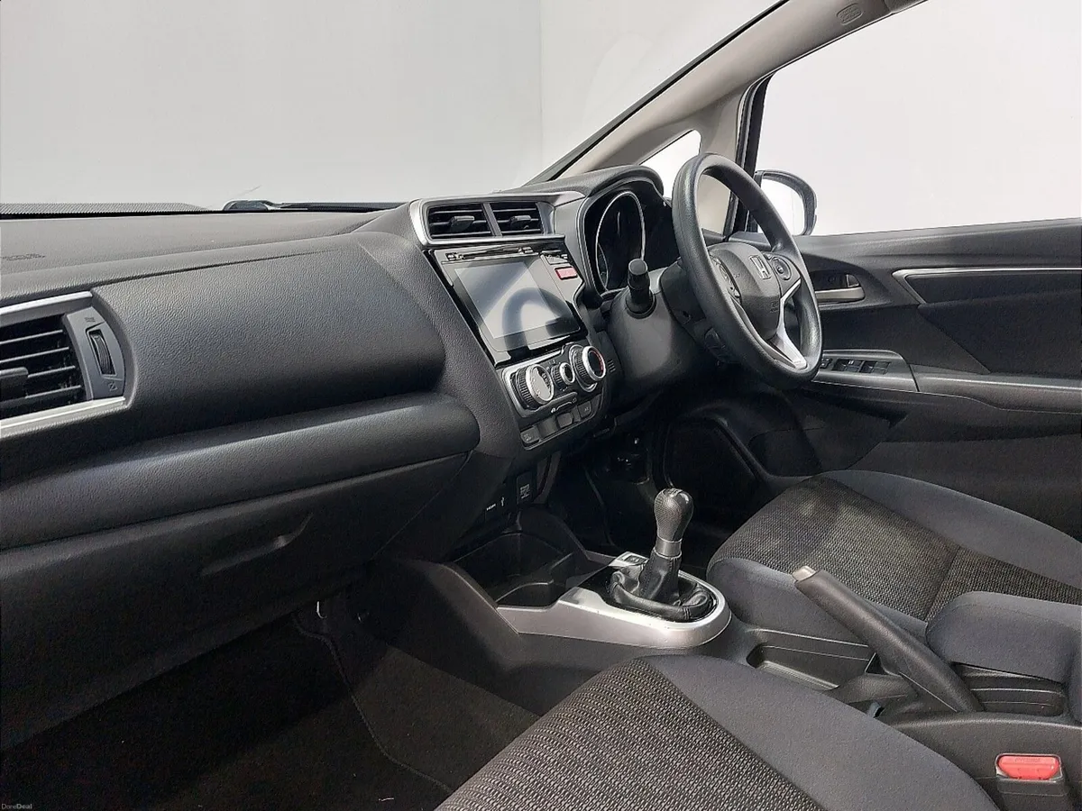 Honda Jazz Hatchback SE - Image 2