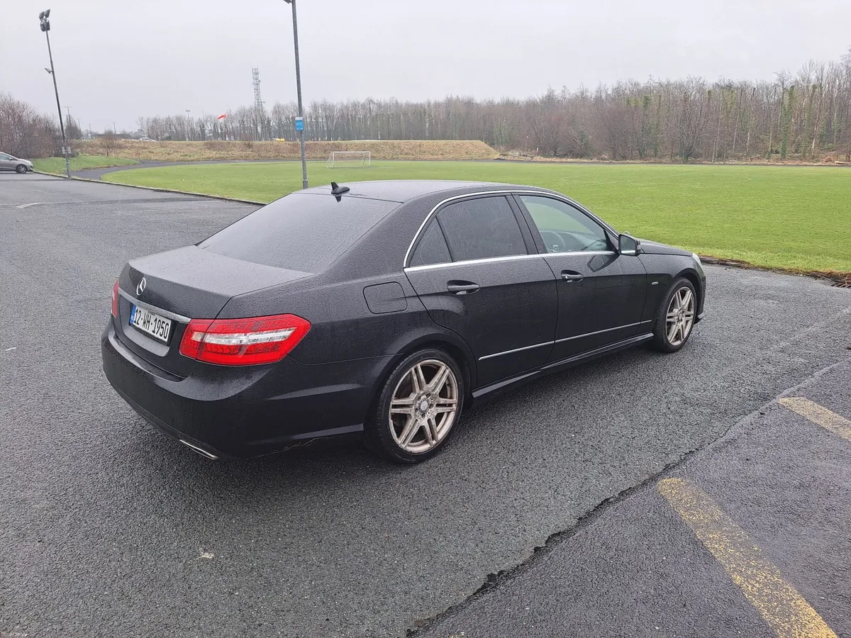 Mercedes-Benz E-Class 2012 - Image 3