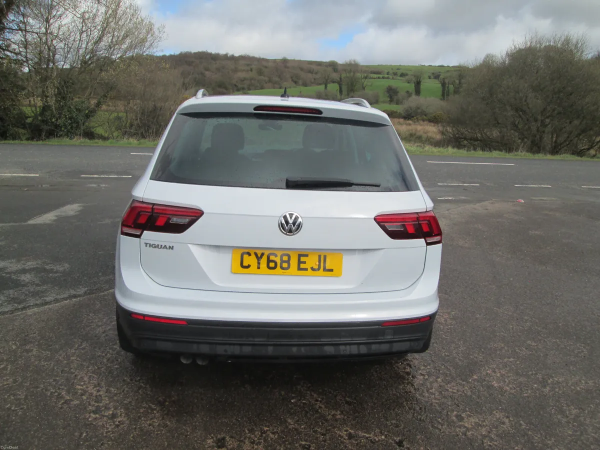 2018  VOLKSWAGEN  TIGUAN  2.0  TDI  SE  NAV  5DR - Image 6