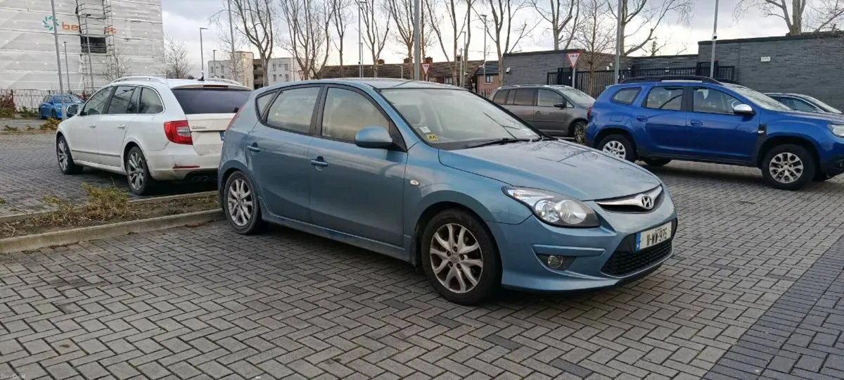 Hyundai i30 2011 - Image 2