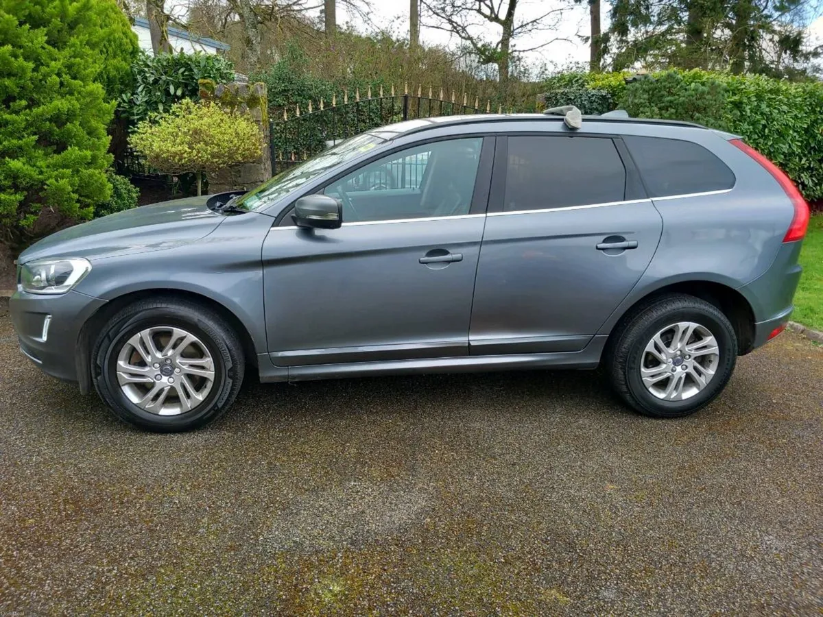 volvo xc60 2.0 d4 low kms fsh leather 162 as new c - Image 4