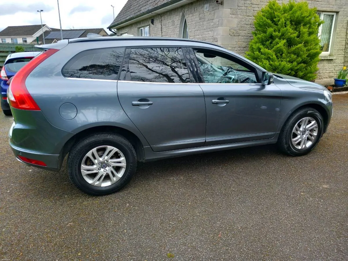volvo xc60 2.0 d4 low kms fsh leather 162 as new c - Image 2