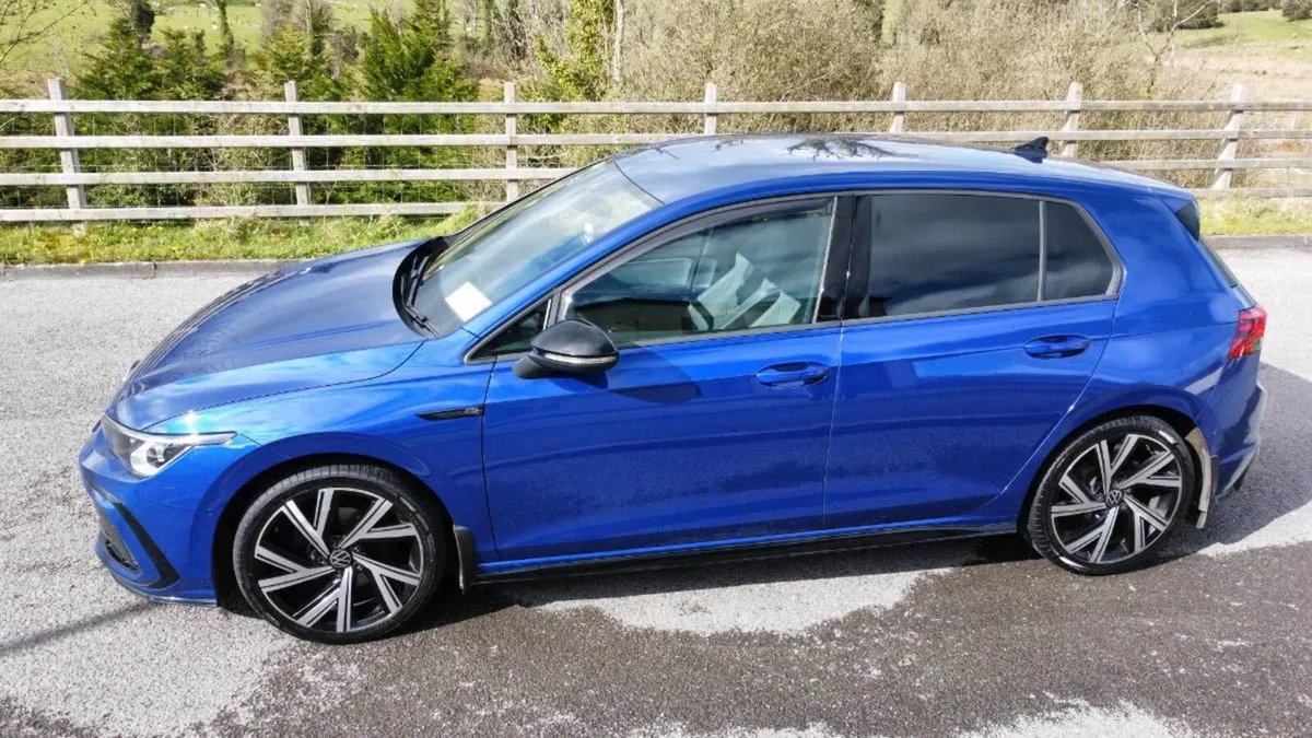 VW Golf 2.0 R-Line 150 - Image 2