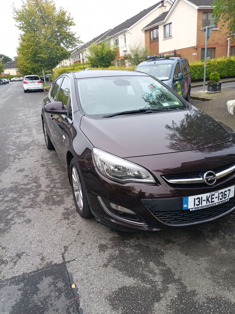 Opel Astra 2013 - Image 2