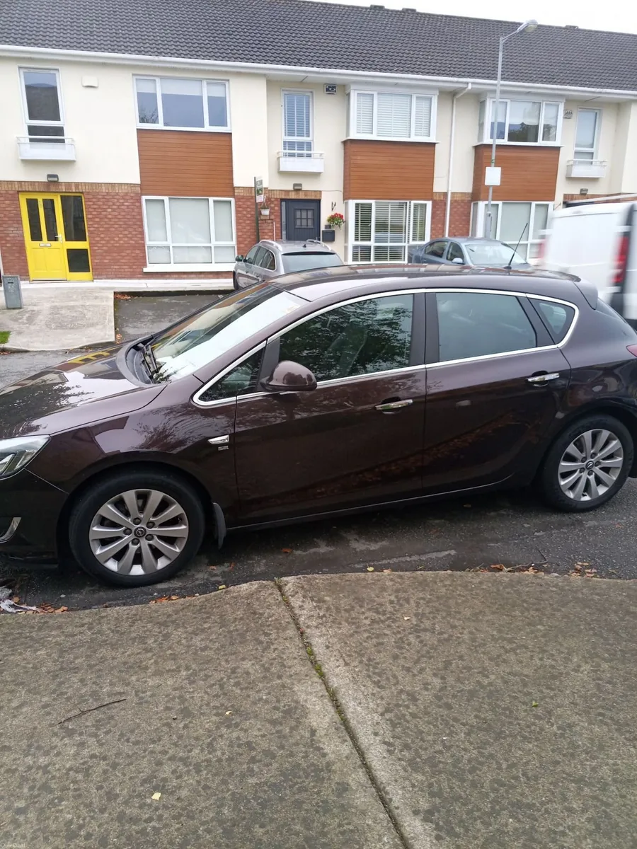 Opel Astra 2013 - Image 4