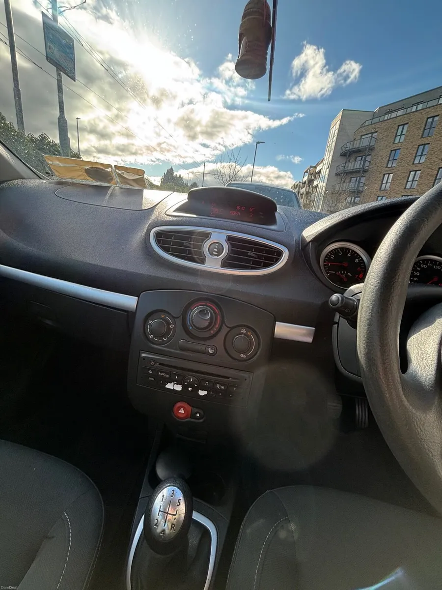 Renault Clio 2010 - Image 4