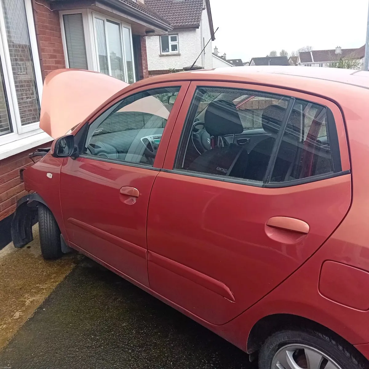 Hyundai i10 2011 *damaged* - Image 4