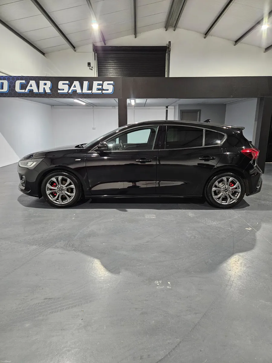 Ford Focus 2022 1.0 petrol st line 125 bhp - Image 6