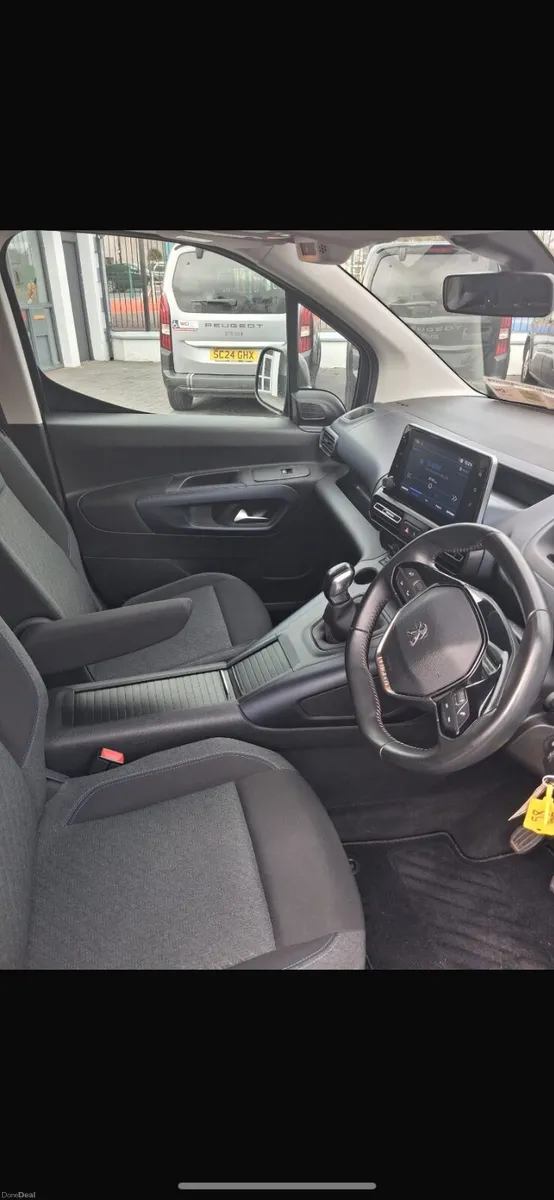 Wheelchair Accessible Peugeot Rifter 2020 - Image 3