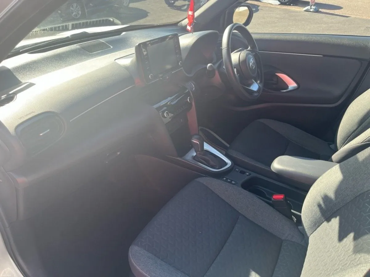 Toyota Yaris Cross CR CROSS LUNA SPORT 4DR AUTO - Image 6