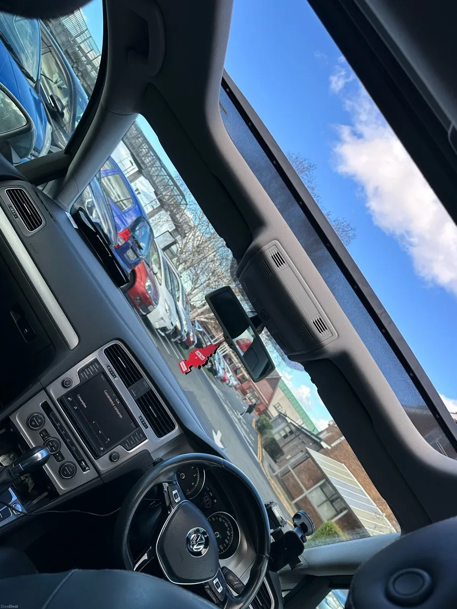 Car Volkswagen Golf - Image 2