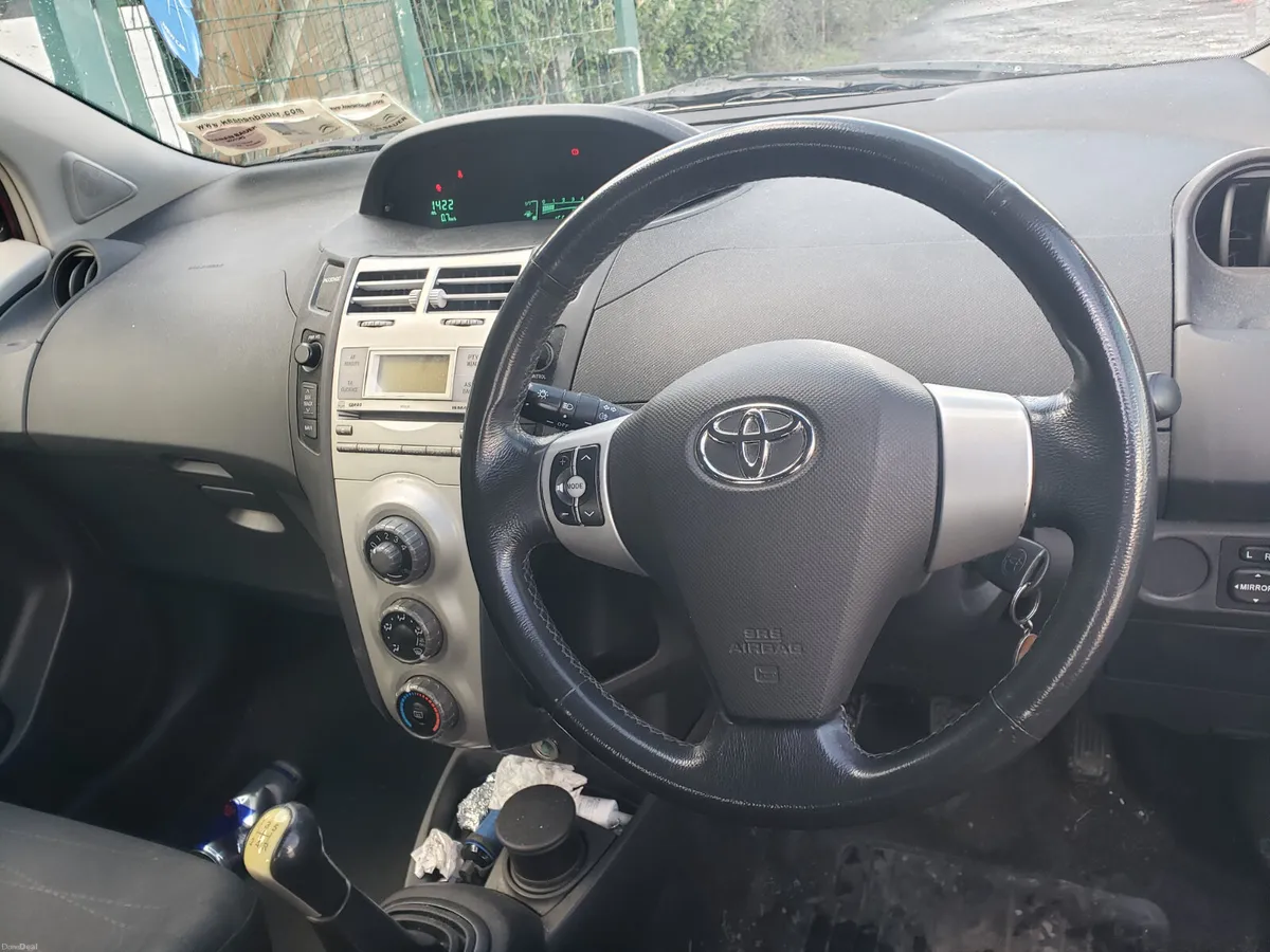 Toyota Yaris 2008 - Image 3