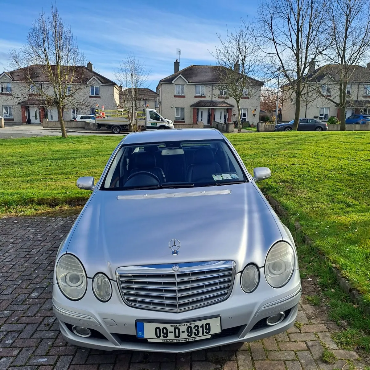 Mercedes-Benz E-Class 2009 - Image 2