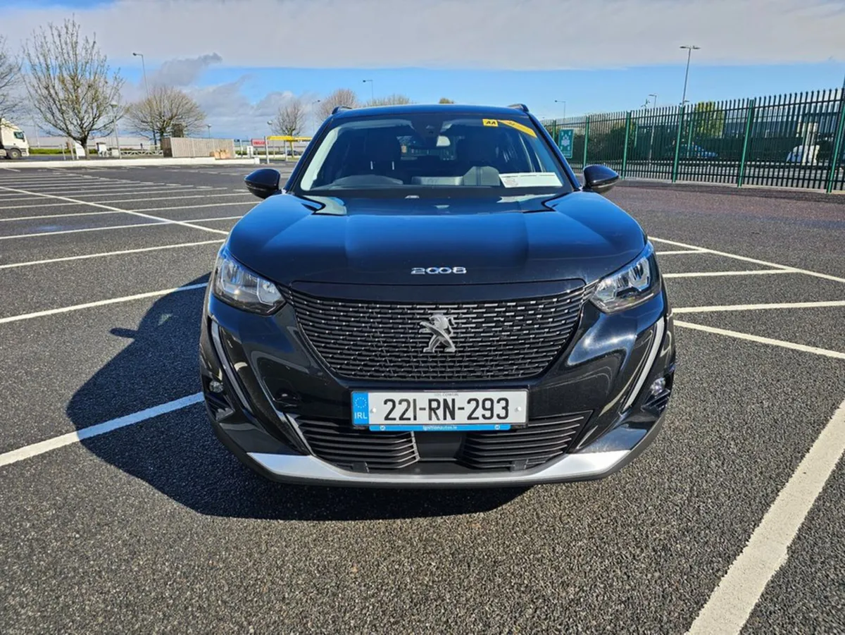 Peugeot 2008 EV, ALLURE MODEL, LOW MILEAGE, GREAT - Image 3