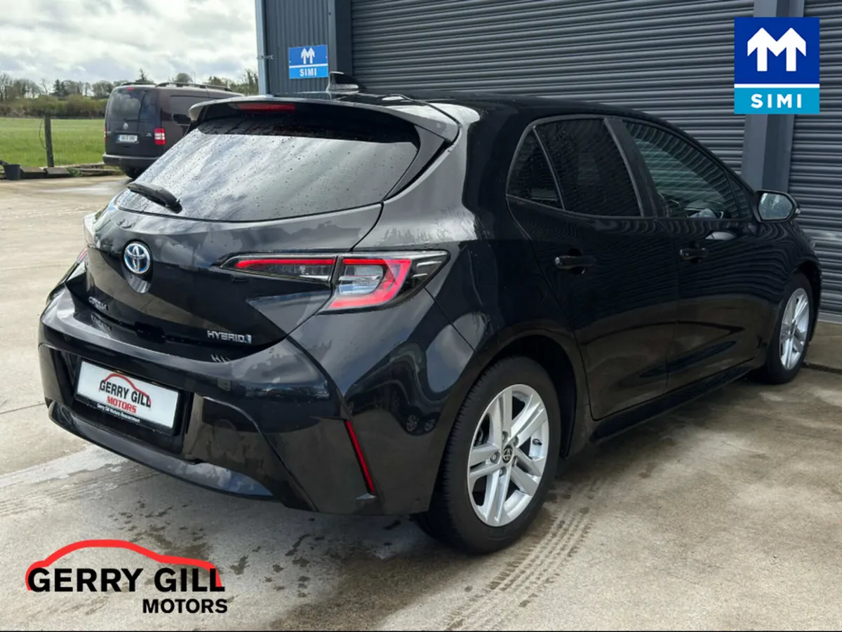 Toyota Corolla 1.8 Hybrid Luna Hatchback - Image 6